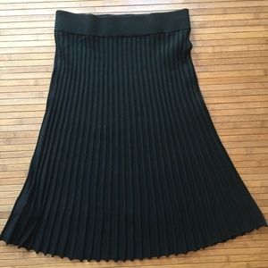 Ann Taylor Knit pleated skirt
